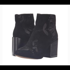 ✨French Connection✨Suede Floral Booties